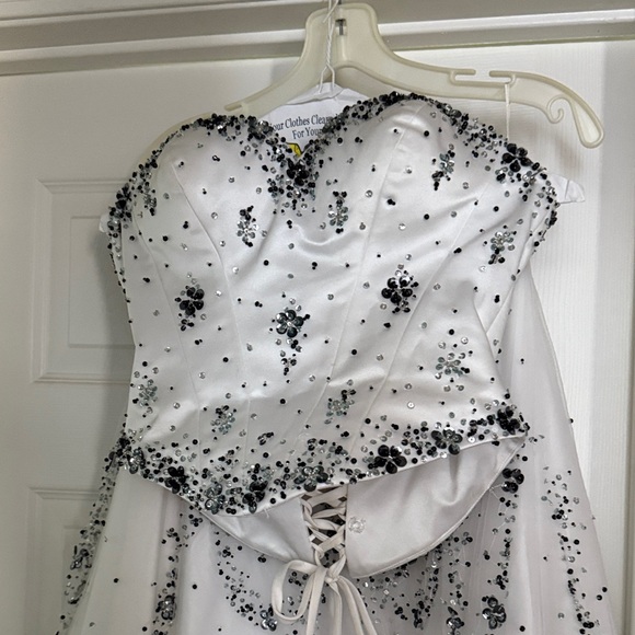 Vintage 2000 Elegant White and Black Prom Dress - Picture 1 of 5